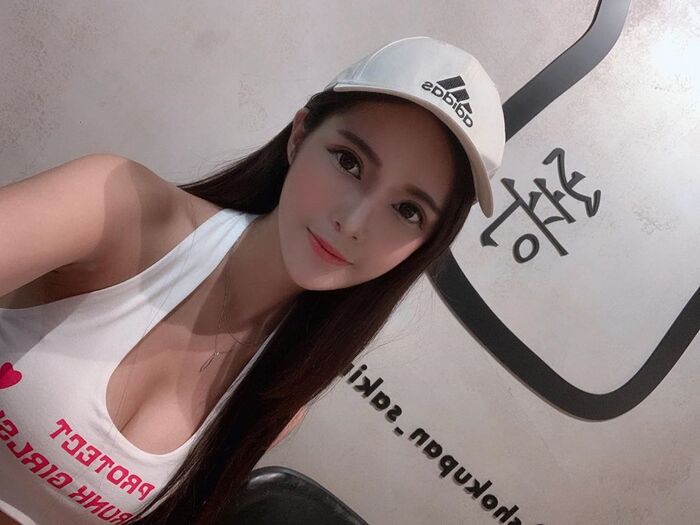 ൴ calligraphy 孩賣 俏 moe's 樣 imitation of a good attracted person 10th image