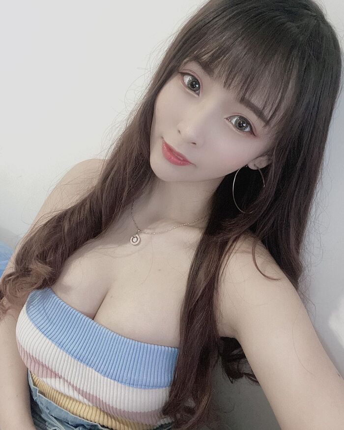 筱穎兒  發育得太好.......路人秒淪陷：是極品 7th image