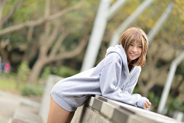 Lala 饅頭 謝宜庭 甜美系正妹大秀「絕對領域」美腿 4th image