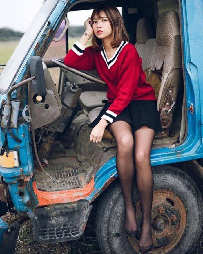 Lala 饅頭 謝宜庭 甜美系正妹大秀「絕對領域」美腿 6th image
