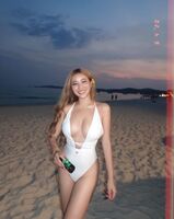 黃琳  超神顏值搭載「白皙嫩乳」有內涵又超胸