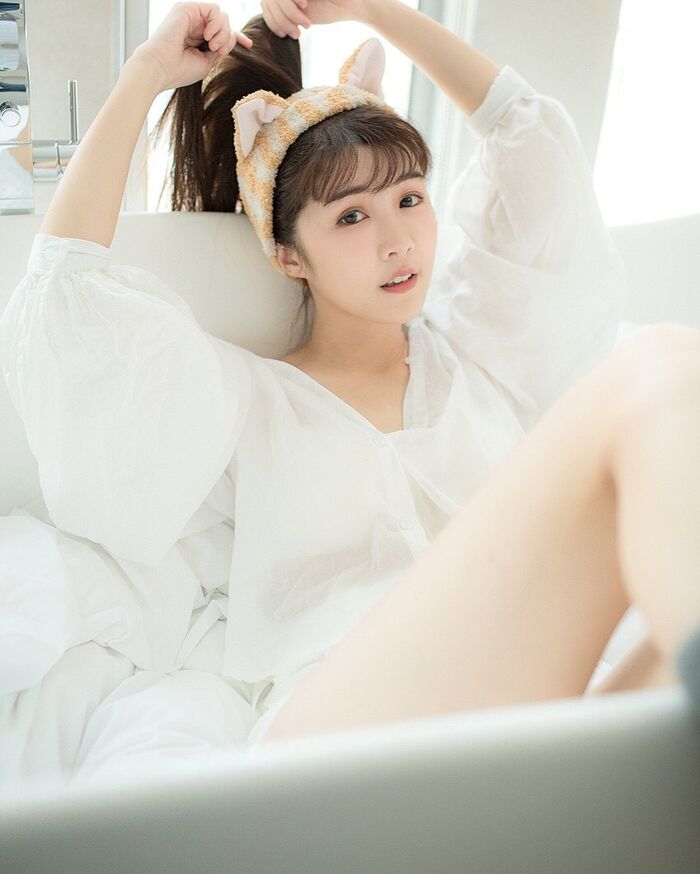 好想把這位正妹胸前的那貼紙撕掉 桑桑 2th image