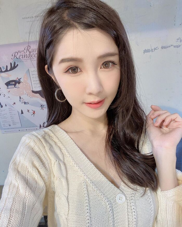好想把這位正妹胸前的那貼紙撕掉 桑桑 3th image
