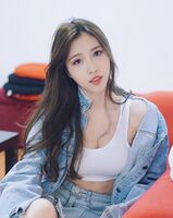 Masase Oma Fedora Ng, Long Thigh Low Chest Super Lost