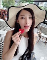 Large 膽 sister 曈曈 纖 super huge blue muscle 圍卻 on a slender material奶