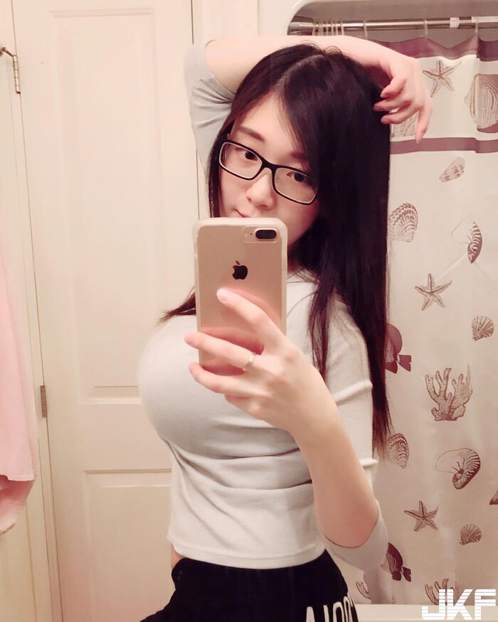麻豆正妹 Vivian謝薇安 飽滿美乳不管穿甚麼都是撐到極限 7th image