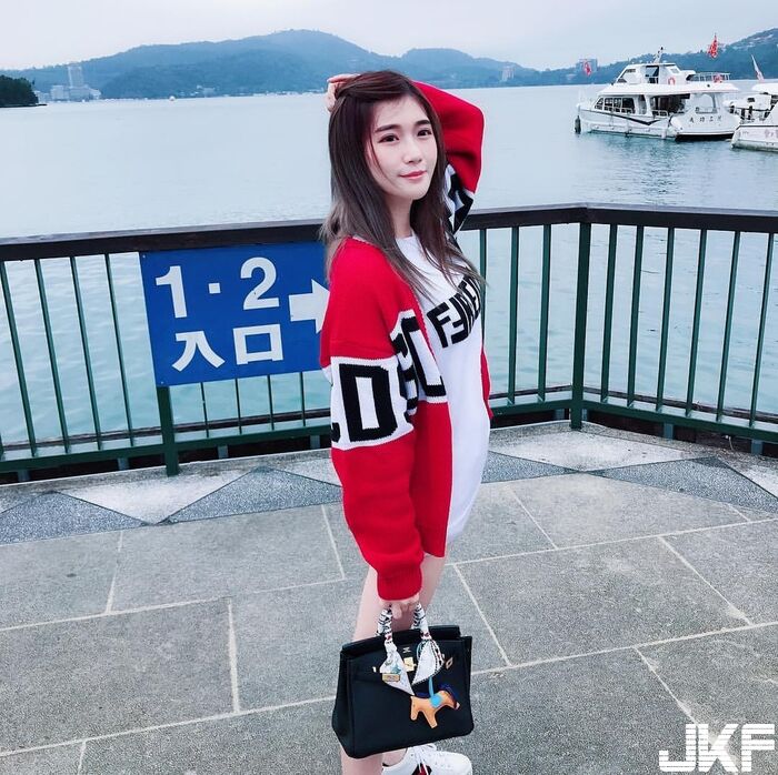 麻豆正妹 Vivian謝薇安 飽滿美乳不管穿甚麼都是撐到極限 8th image