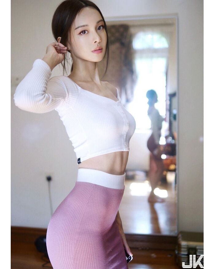 「鋼琴女神」李元玲完美S曲線_超辣比基尼絕美翹臀電翻鄉民 15th image
