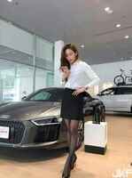 Audi汽車業務Belle邱薯條_公司OL制服配上極品黑絲長腿正度爆表