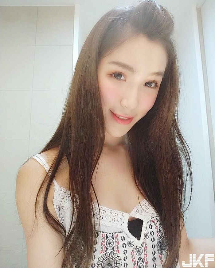 Masaso Sister Weiwei Good Meat 顯 Dew ... It is released from the road person overto 睛 undying 哪 3th image