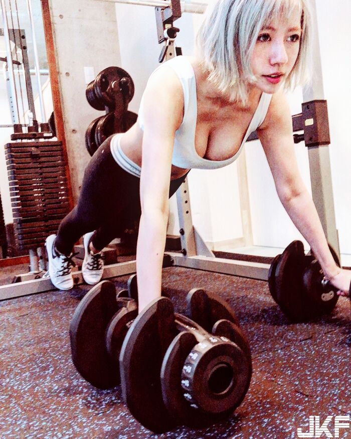 KC Recommended Cos Queen 咖 - 咪 Vanessa Pan 17th image