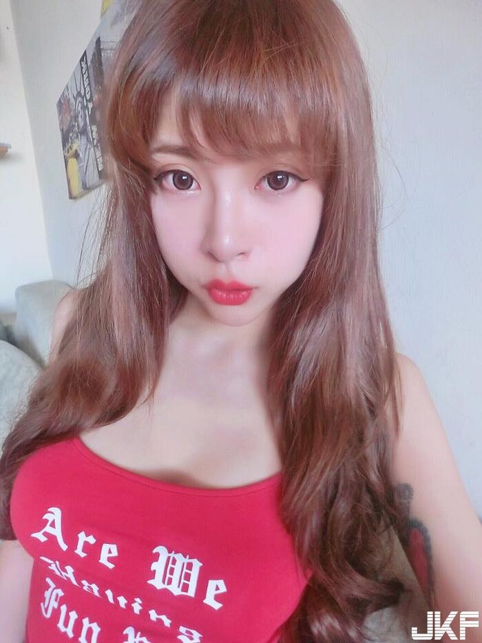 長髮正妹甜心 Chubby 糖 天使臉孔魔鬼身材 讓人不敢直視! 2th image