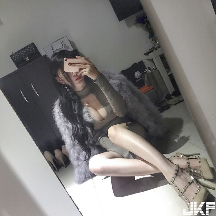 逆襲的白淨大長腿！高空視角賞泳裝美乳_Miki_米奇 17th image