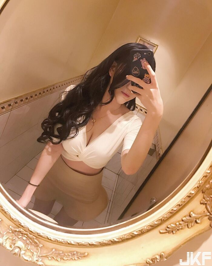 逆襲的白淨大長腿！高空視角賞泳裝美乳_Miki_米奇 29th image
