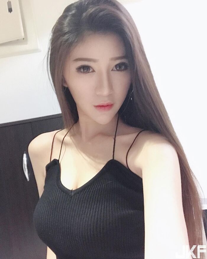 逆襲的白淨大長腿！高空視角賞泳裝美乳_Miki_米奇 4th image