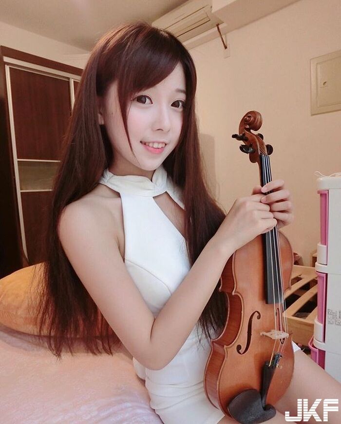 Beautiful flower store golden 麥 桌 twin walls裝 sister Zhu Weiyi low chest western 裝 Beautiful 麥 golden 桌 twin-walled sister Zhu Wei-wei low ... 14th image