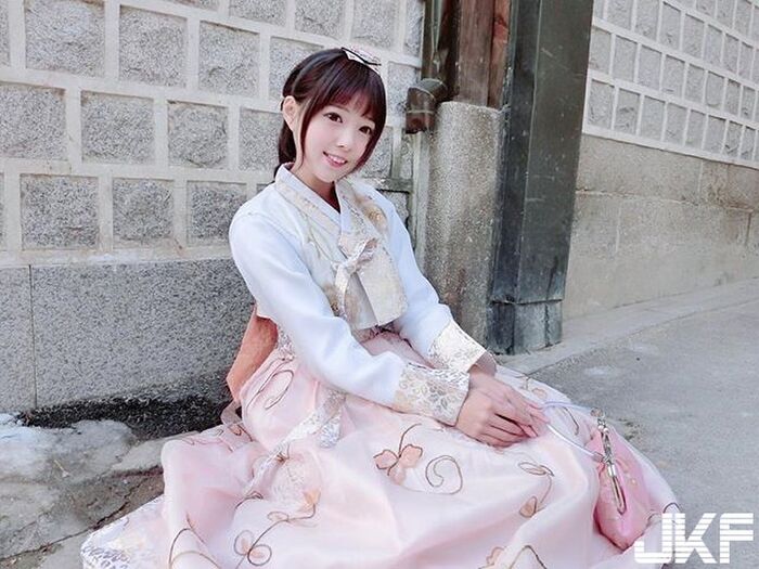 Beautiful flower store golden 麥 桌 twin walls裝 sister Zhu Weiyi low chest western 裝 Beautiful 麥 golden 桌 twin-walled sister Zhu Wei-wei low ... 26th image