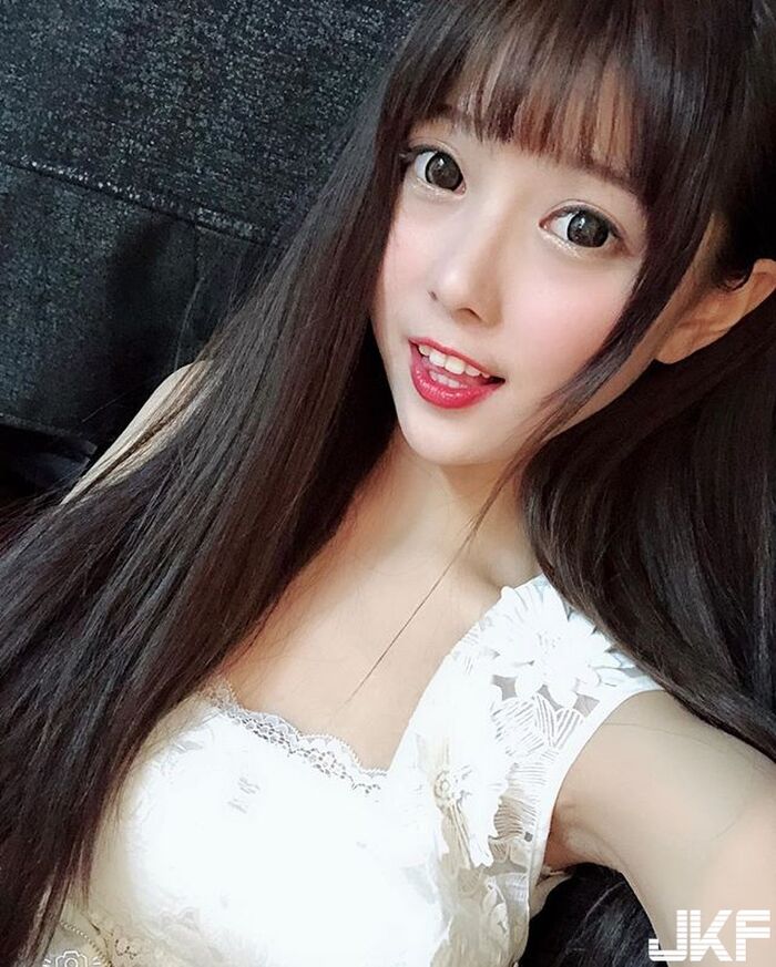 Beautiful flower store golden 麥 桌 twin walls裝 sister Zhu Weiyi low chest western 裝 Beautiful 麥 golden 桌 twin-walled sister Zhu Wei-wei low ... 27th image