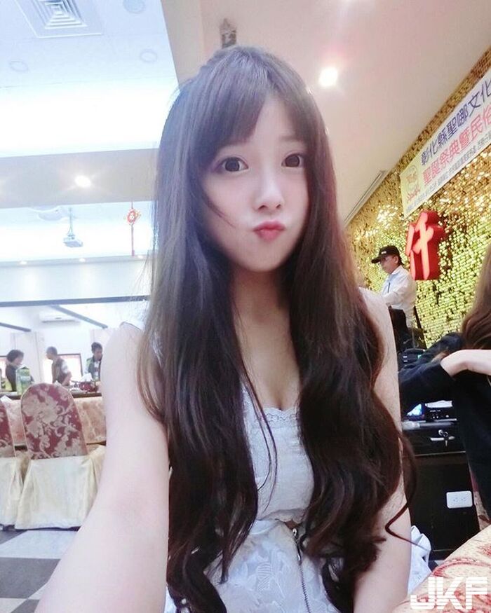 Beautiful flower store golden 麥 桌 twin walls裝 sister Zhu Weiyi low chest western 裝 Beautiful 麥 golden 桌 twin-walled sister Zhu Wei-wei low ... 28th image