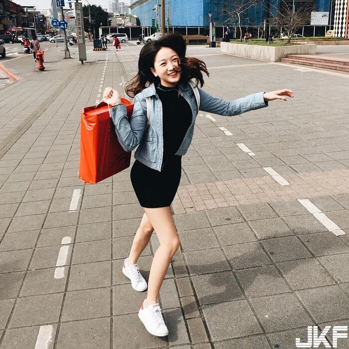 Costco Hospitality 俏 Buttocks Positive Sister Pasted Clothing Ass Type Curve Super 顯 ... Meat 搜 This Is HuaHua Hua Chai IG Arisara Multi-Mi teru 3th image