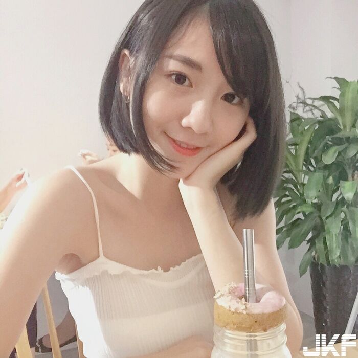 校花正妹 呂妍萱 Mika 超甜美笑容 直接被她迷死 14th image