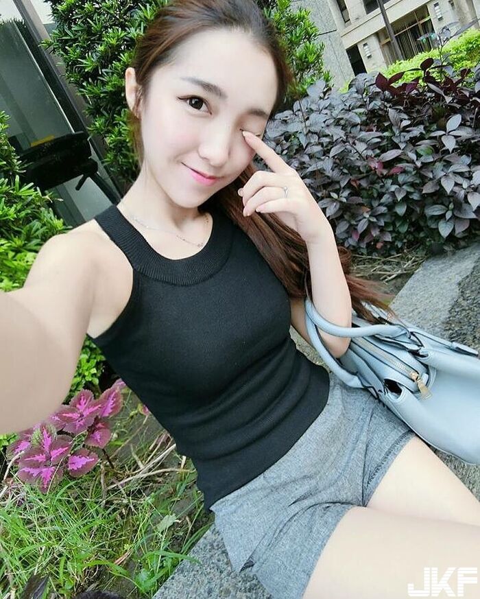 氣質正妹 Xiaomei Yang 甜美可人 可以跟你一起打撞球嗎 11th image
