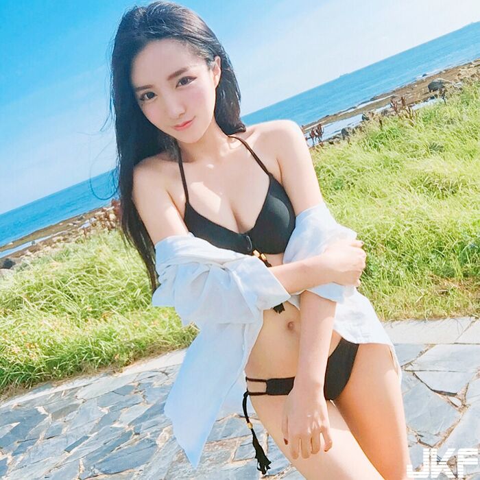 氣質正妹 Xiaomei Yang 甜美可人 可以跟你一起打撞球嗎 17th image