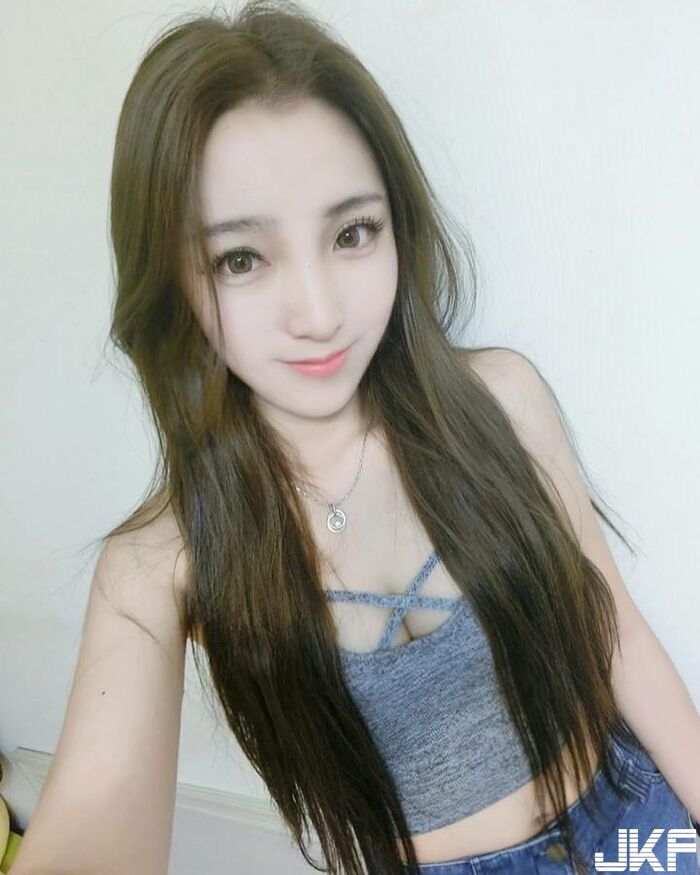 氣質正妹 Xiaomei Yang 甜美可人 可以跟你一起打撞球嗎 9th image