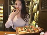 "China's First Beautiful Breasts" Xu Winter Winter 點 Light! A bright 戲 and a 酥-hearted visitor