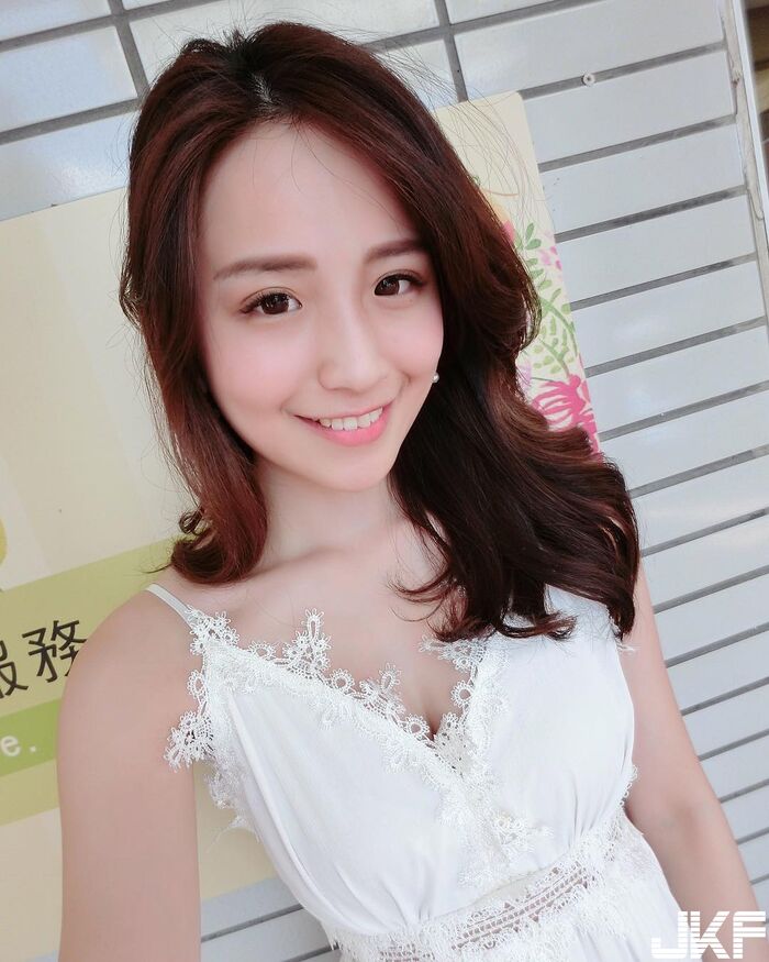 Positive sister Hebbe Cheng thin stenosis裙 self-beat tyrhrower young 隱 young 讓 blood gushing nosebleed 10th image
