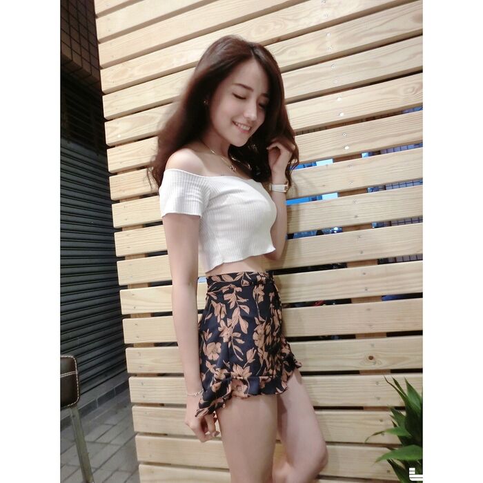 Positive sister Hebbe Cheng thin stenosis裙 self-beat tyrhrower young 隱 young 讓 blood gushing nosebleed 5th image