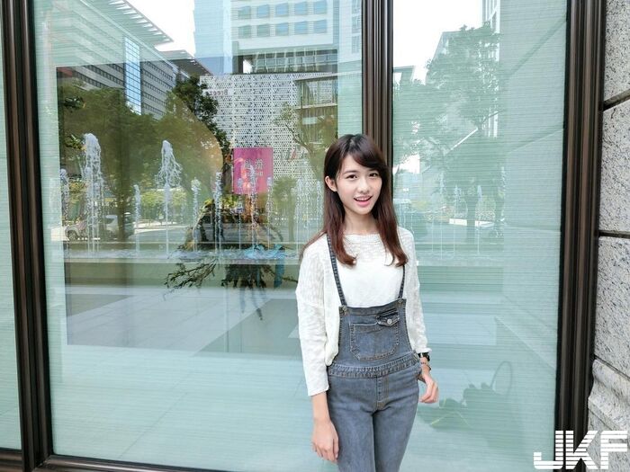 輔大資工清新甜美正妹何思靜萌萌臉蛋燦爛笑容讓人都戀愛了 3th image