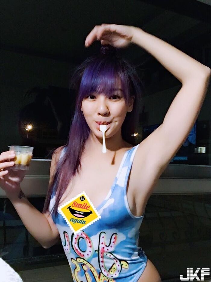 劉雨柔背心側乳全露沒穿胸罩雪白C乳「激凸」啦 31th image