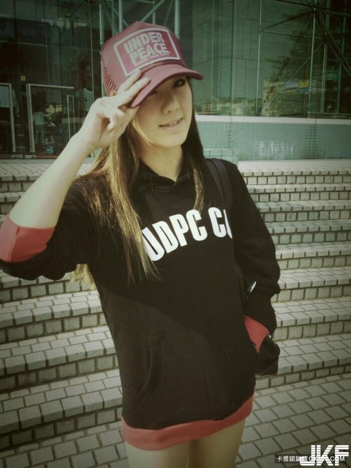 劉雨柔背心側乳全露沒穿胸罩雪白C乳「激凸」啦 58th image