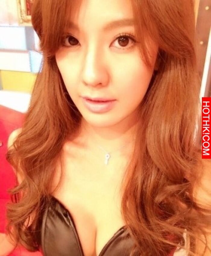 劉雨柔背心側乳全露沒穿胸罩雪白C乳「激凸」啦 8th image