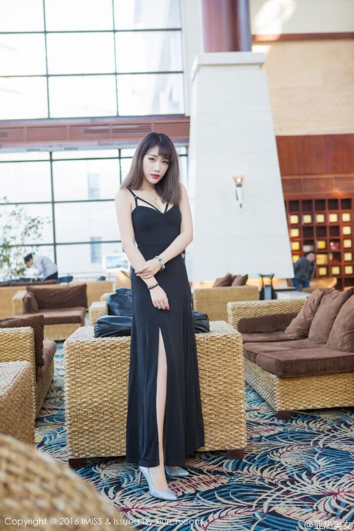 Beautiful Woman Zhu Wakan high challenge good body material. An anti-裙-opening fork 2th image
