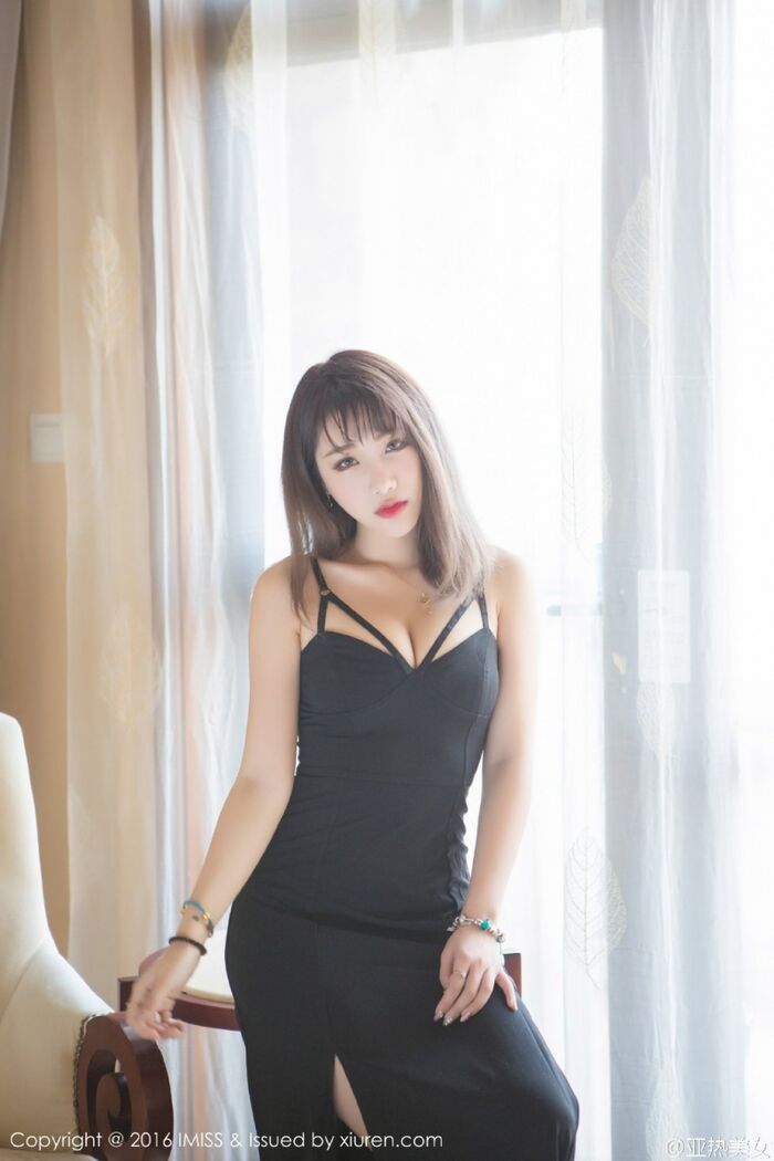 Beautiful Woman Zhu Wakan high challenge good body material. An anti-裙-opening fork 4th image