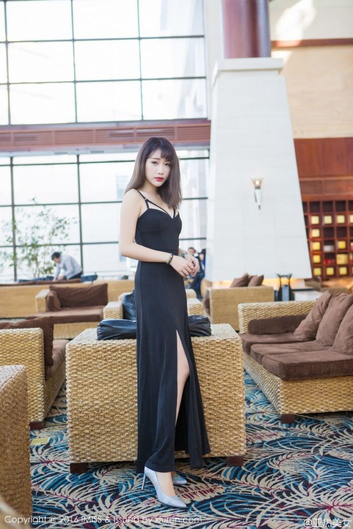 Beautiful Woman Zhu Wakan high challenge good body material. An anti-裙-opening fork 9th image