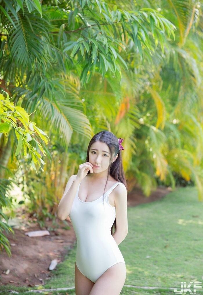 小蘿莉朵比dobby戶外沙灘大奶寫真 5th image