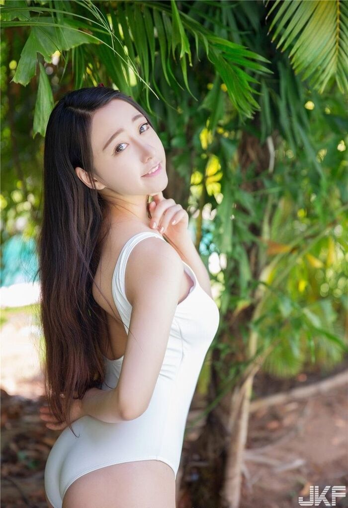 小蘿莉朵比dobby戶外沙灘大奶寫真 6th image