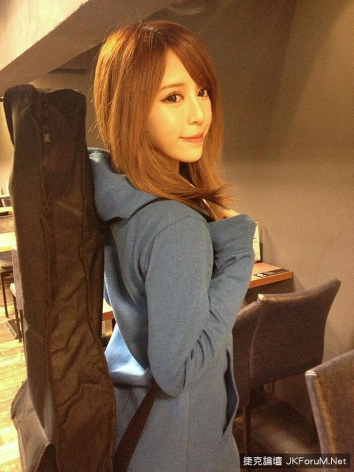 擁有娃娃般無辜電眼的美女~~張齊郡 12th image