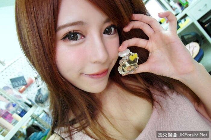 擁有娃娃般無辜電眼的美女~~張齊郡 4th image