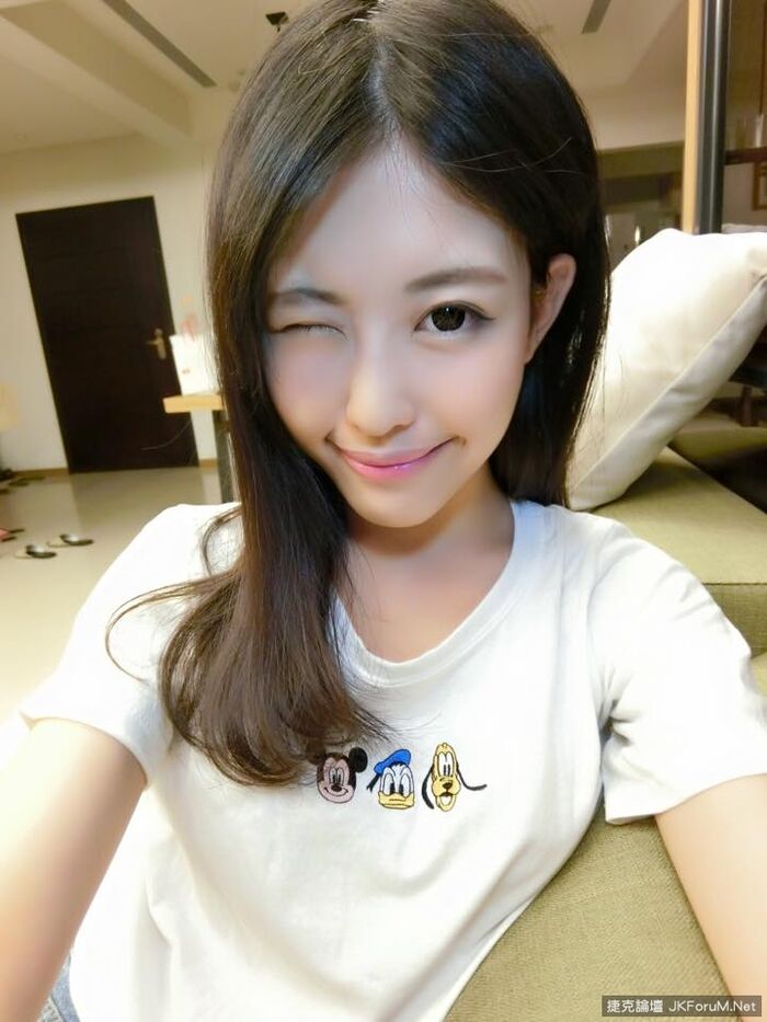 32D Beautiful Breasts Mi masa sister - 覃 邗 - a pre-sleep feeling low chest self-beat Attracting beautiful breasts! ! 24th image