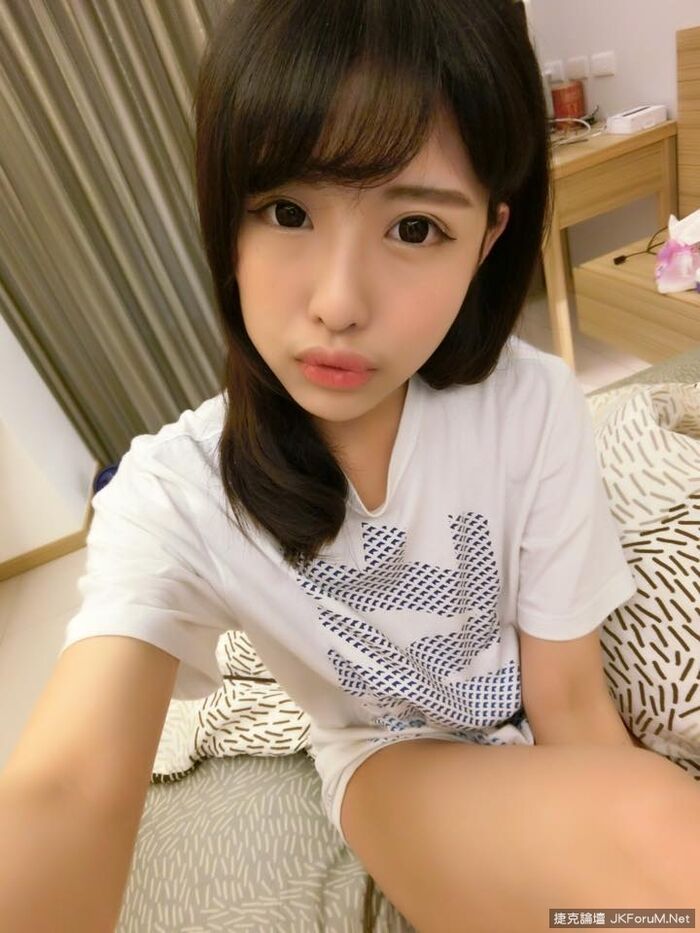 32D Beautiful Breasts Mi masa sister - 覃 邗 - a pre-sleep feeling low chest self-beat Attracting beautiful breasts! ! 35th image