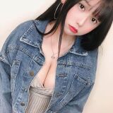 MIA 滿 彈 and 蹦... Super Huge size 傻 eyes