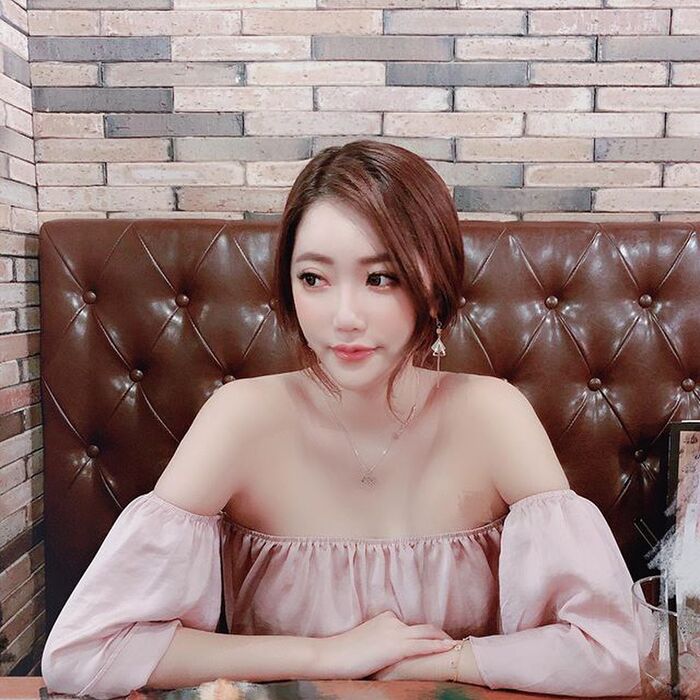 培培  美照大秀白皙長腿與美胸  實在太犯規啦！ 7th image