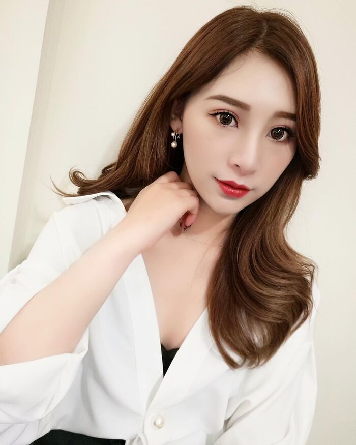 蜜糖妹融融深V飽滿圓球炸開意圖使人犯罪 2th image