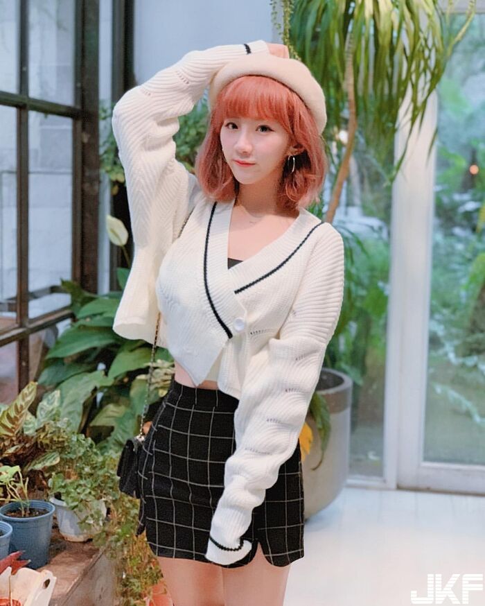 17正妹直播主 Soft Candy 阮糖 短髮熱褲特別誘人 2th image