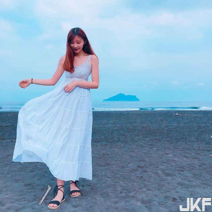 甜美正妹 Chou Ya-Wei 清新的氣質遮不住美好的身材 9th image