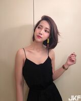 絕美火辣空姐 Elicia 熱愛穿細肩帶「因為裡頭很有料」...